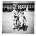 Bambini nel cortile del campo, Caserma Passalacqua, Tortona, 1950